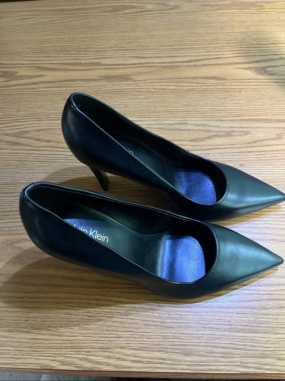 Calvin Klein Black Pointed-Toe Leather Pumps size 9.5M - Picture 2 of 7